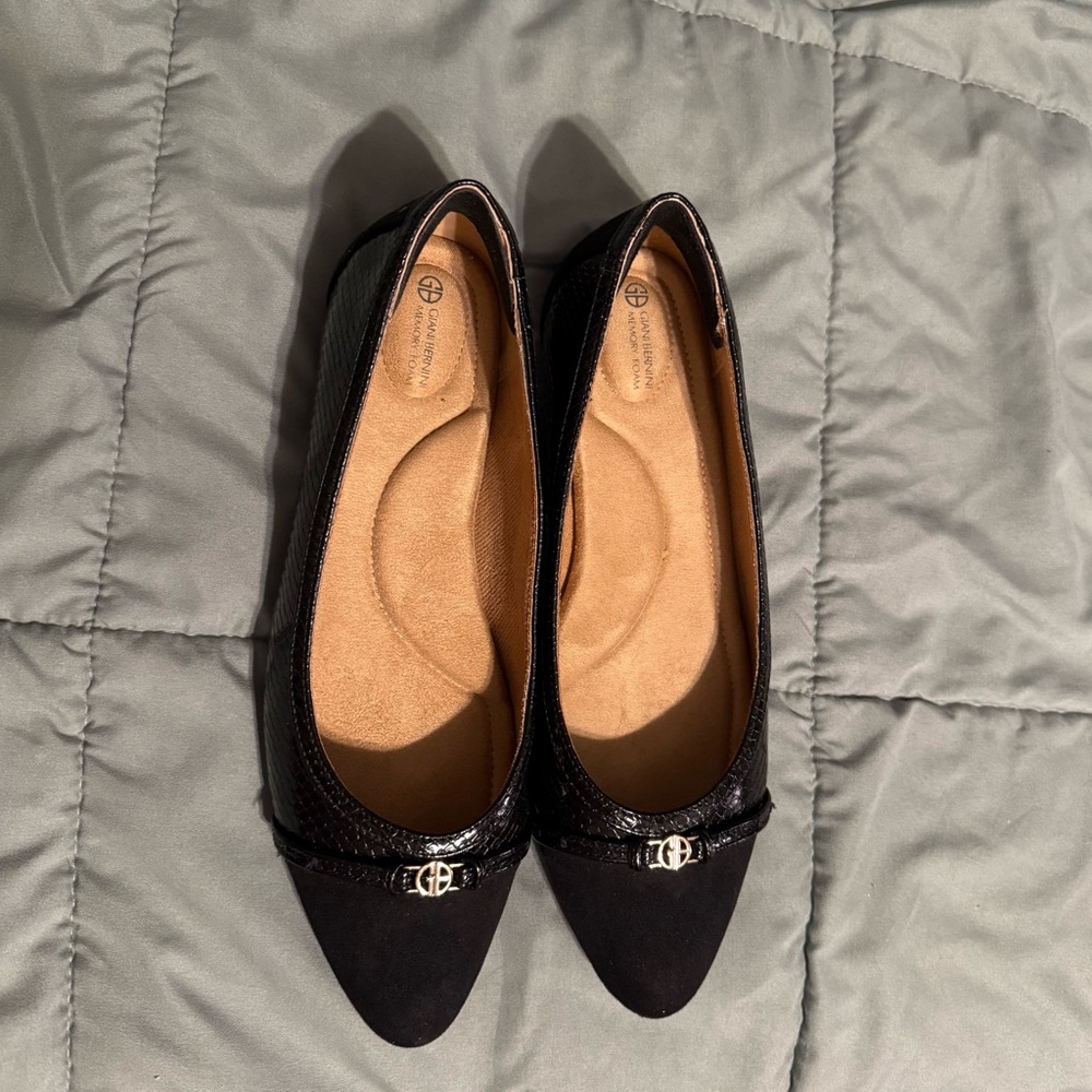 Black Women's Flats
